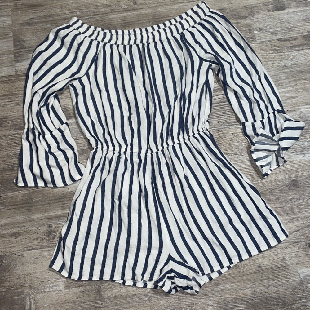 En Crème small romper